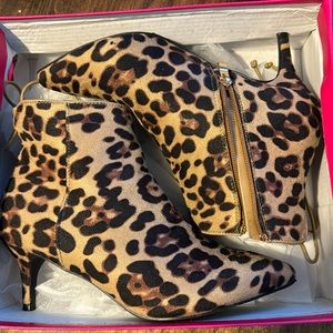 Catherine Malandrino Leopard kitten heals